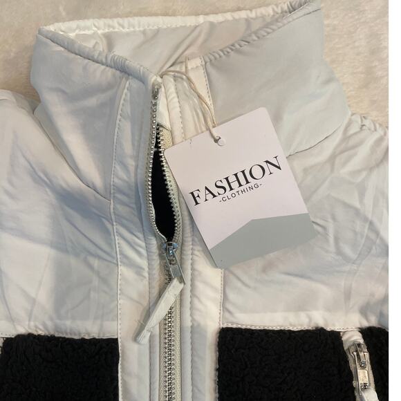 FASHION CLOTHING Women's Faux Shearling & Nylon Vest Large Black/White NEW - Picture 5 of 8